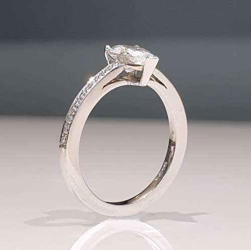 Pear-Shaped Diamond Ring