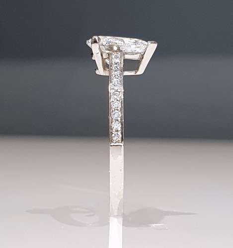 Pear-Shaped Diamond Ring