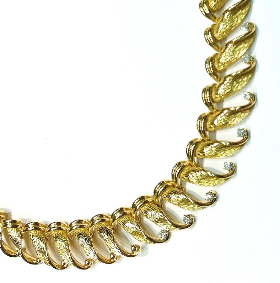 18ct gold and diamond collar