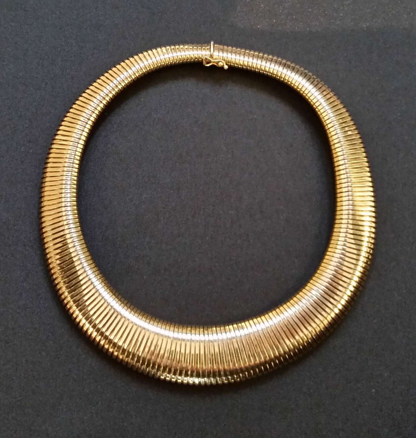 Gold 'tubo gas' collar necklace c.1980