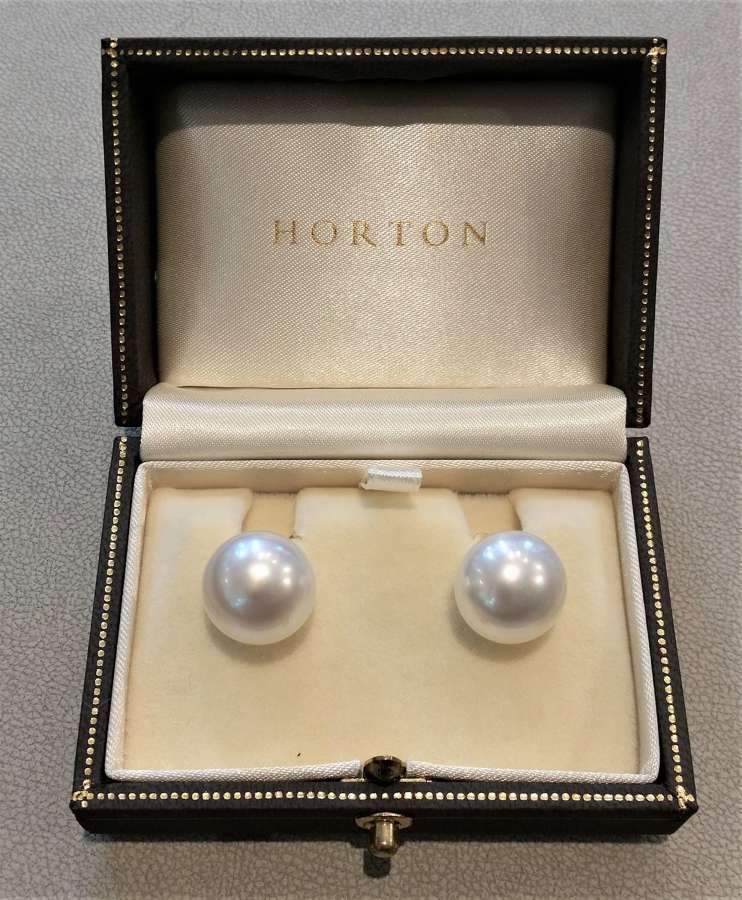 South sea cultured pearl stud earrings 14mm