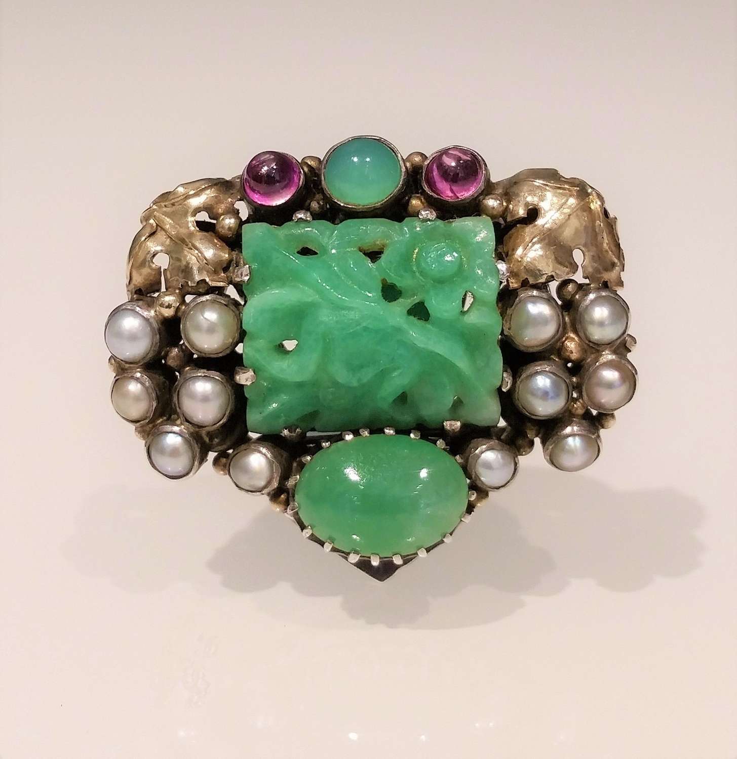Dorrie Nossiter jade clip brooch 1930