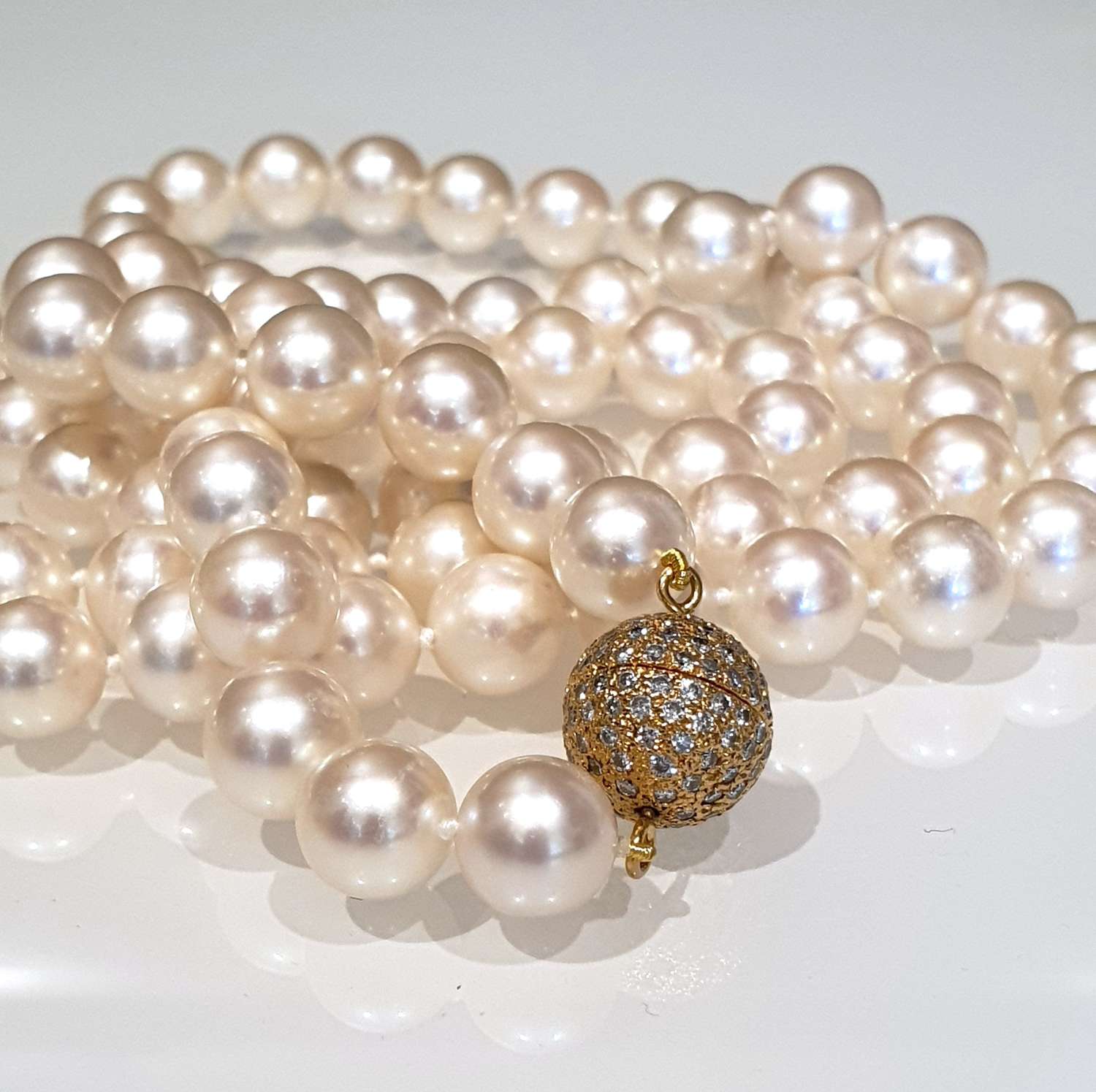 9mm Akoya cultured pearl necklace 36 inches long