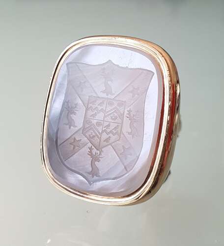 Gold fob seal with intaglio armorial