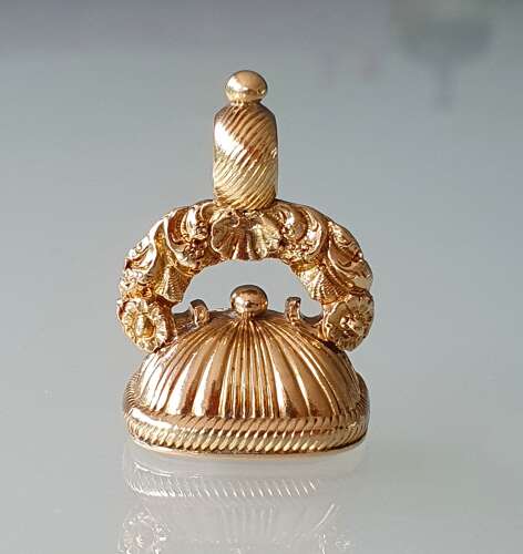 Gold fob seal with full armorial intaglio