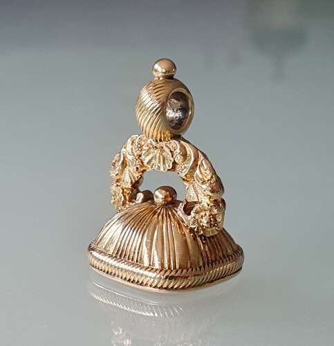 Gold fob seal with full armorial intaglio